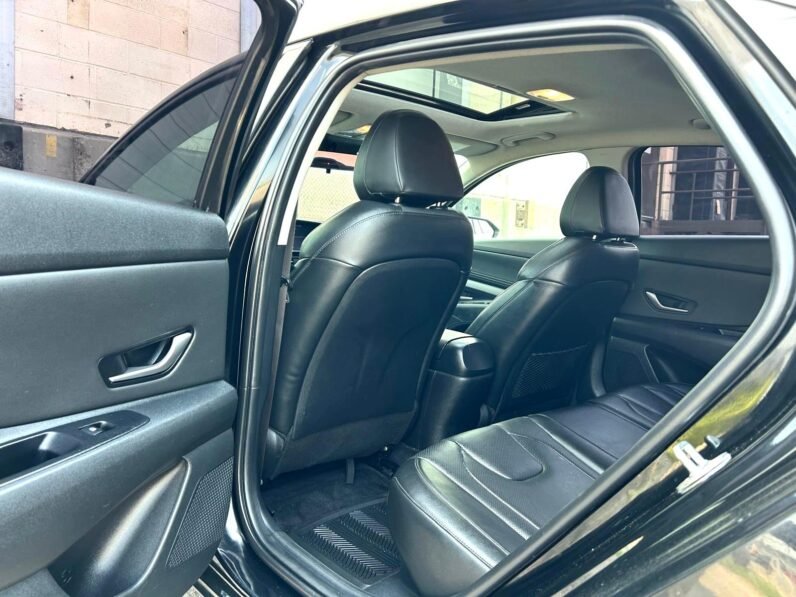 
								2021 Hyundai Elantra Hybrid Limited Sedan full									