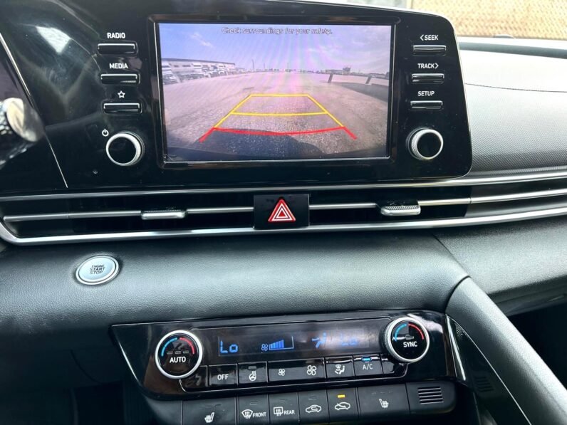 
								2021 Hyundai Elantra Hybrid Limited Sedan full									