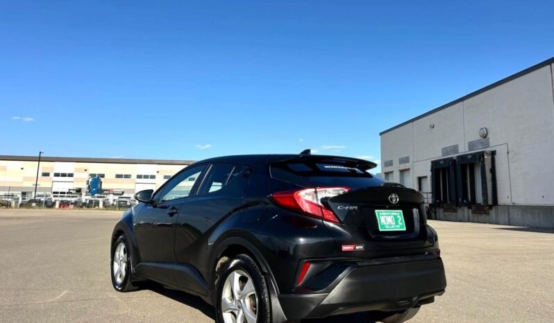 
								2018 Toyota C-HR XLE SUV full									