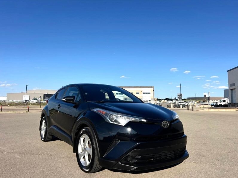 
								2018 Toyota C-HR XLE SUV full									