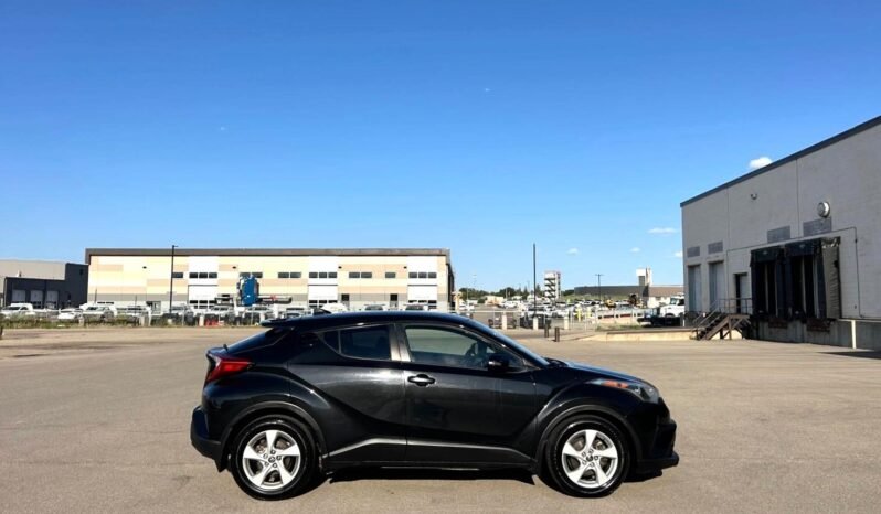 
								2018 Toyota C-HR XLE SUV full									