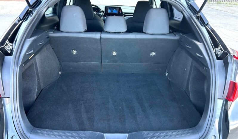 
								2018 Toyota C-HR XLE SUV full									