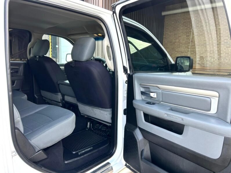
								2019 Dodge Ram 1500 SLT Classic Crewcab 4×4 Pickup Truck. full									