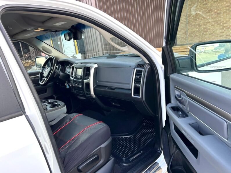 
								2019 Dodge Ram 1500 SLT Classic Crewcab 4×4 Pickup Truck. full									