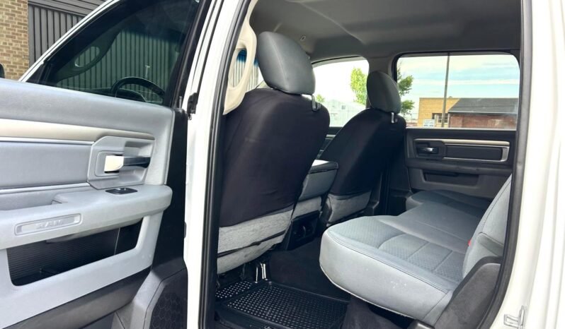 
								2019 Dodge Ram 1500 SLT Classic Crewcab 4×4 Pickup Truck. full									