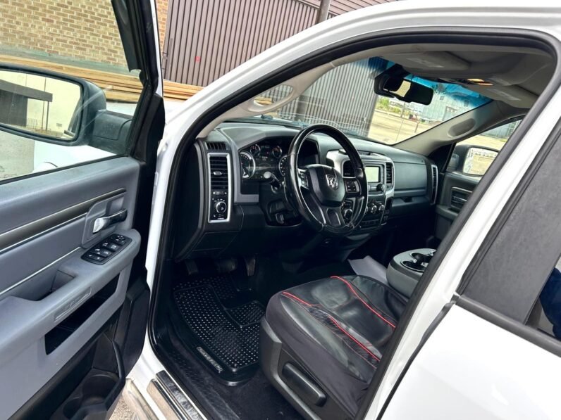 
								2019 Dodge Ram 1500 SLT Classic Crewcab 4×4 Pickup Truck. full									