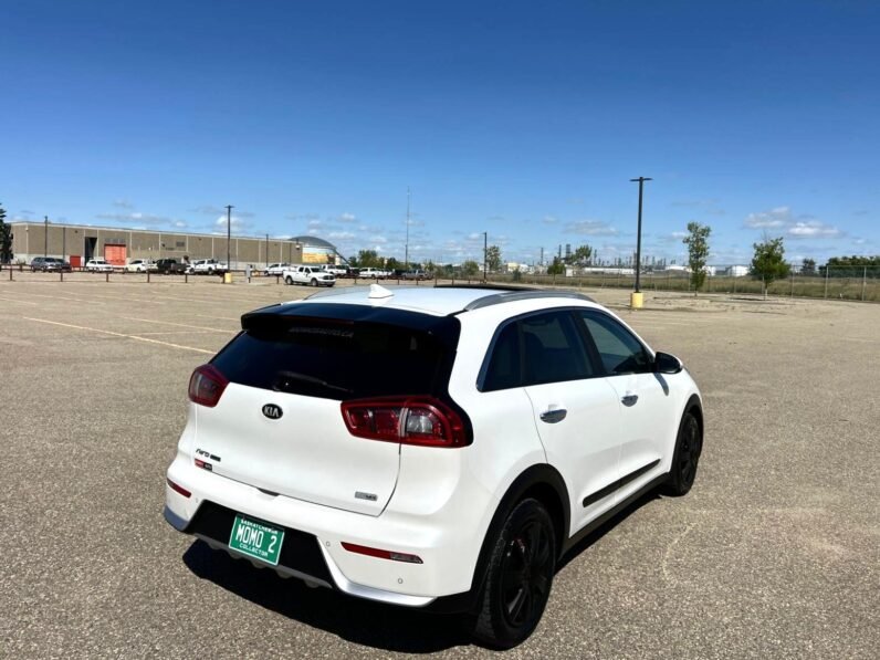 
								2018 Kia Niro Hybrid SX Touring SUV full									