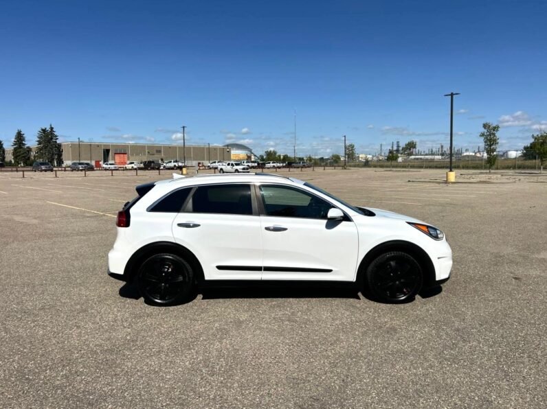 
								2018 Kia Niro Hybrid SX Touring SUV full									