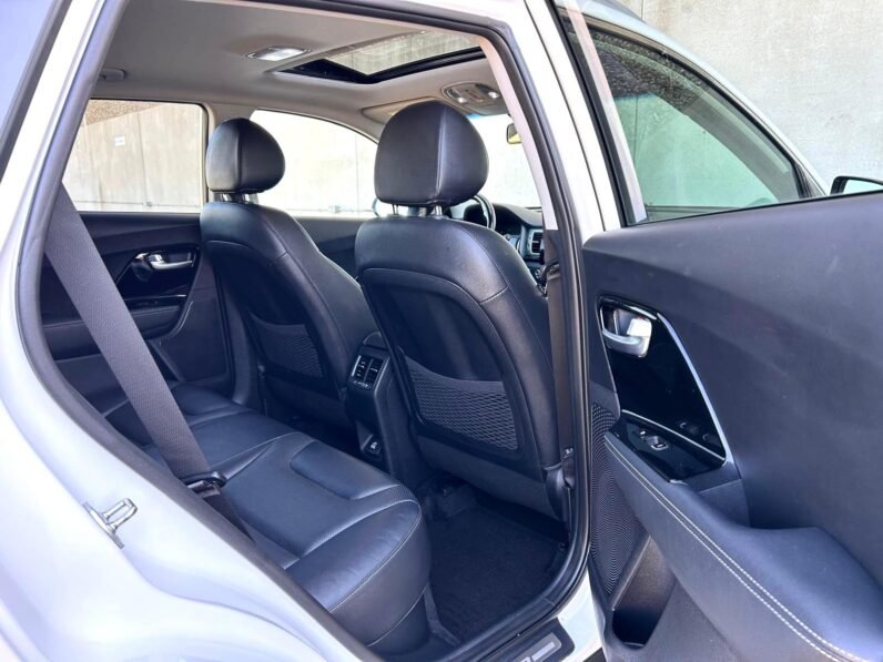 
								2018 Kia Niro Hybrid SX Touring SUV full									