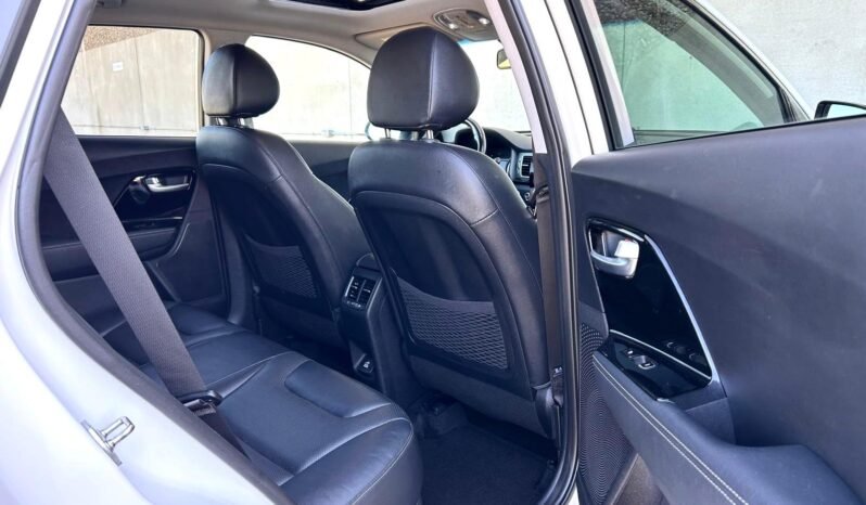 
								2018 Kia Niro Hybrid SX Touring SUV full									