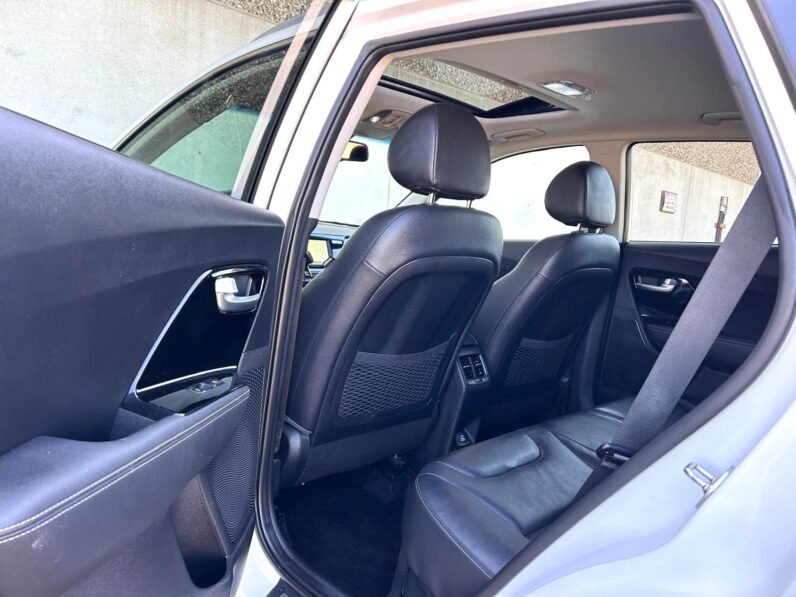 
								2018 Kia Niro Hybrid SX Touring SUV full									