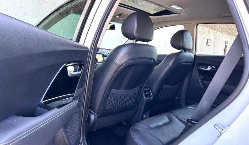 
								2018 Kia Niro Hybrid SX Touring SUV full									