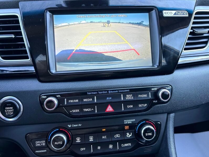 
								2018 Kia Niro Hybrid SX Touring SUV full									