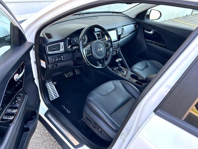 
								2018 Kia Niro Hybrid SX Touring SUV full									