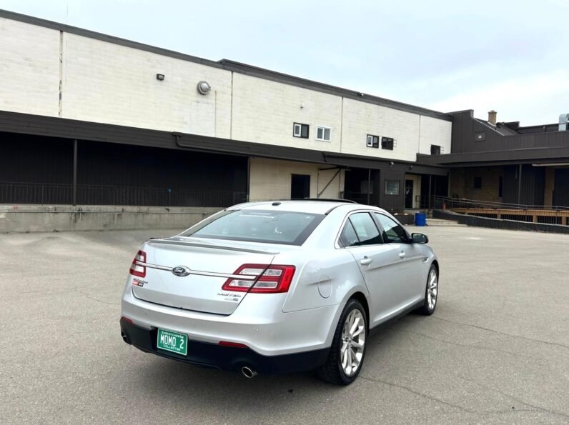 
								2016 Ford Taurus Limited AWD Sedan full									