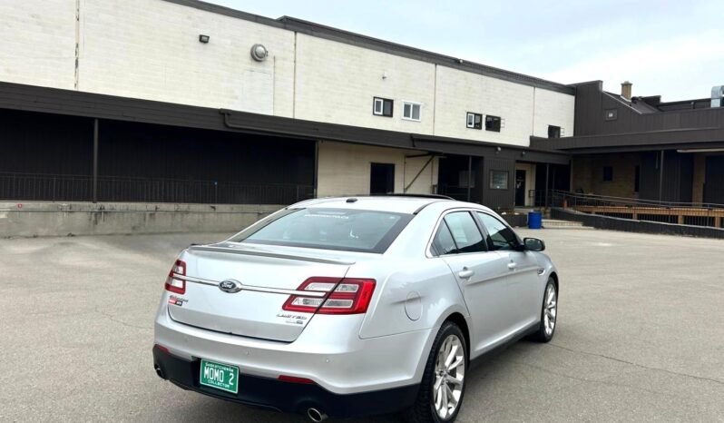 
								2016 Ford Taurus Limited AWD Sedan full									