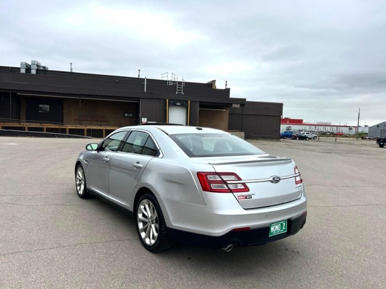 
								2016 Ford Taurus Limited AWD Sedan full									