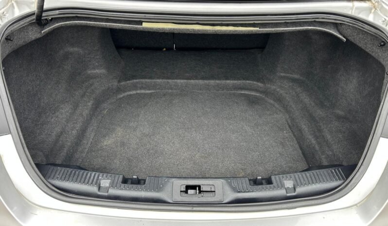 
								2016 Ford Taurus Limited AWD Sedan full									