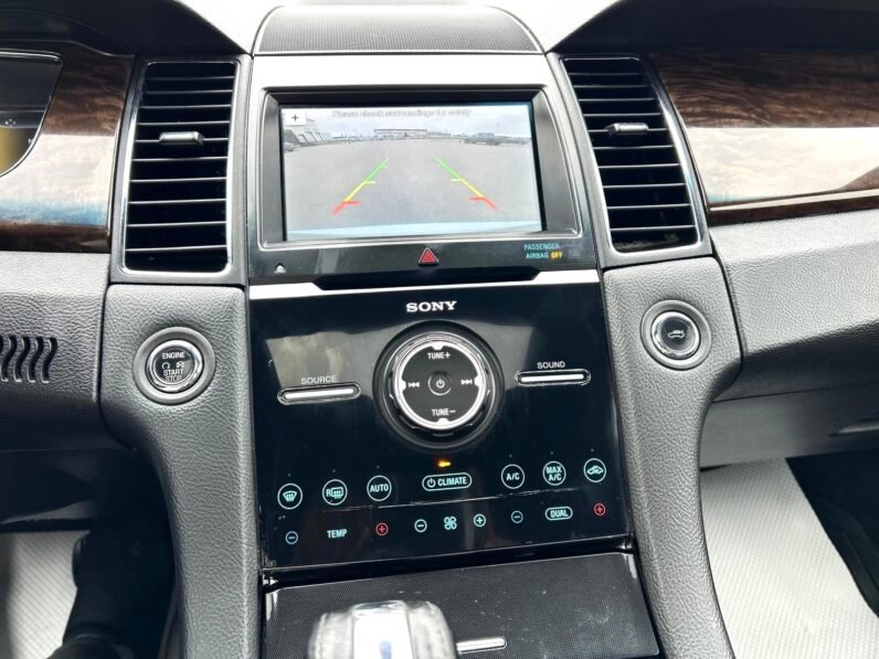 
								2016 Ford Taurus Limited AWD Sedan full									