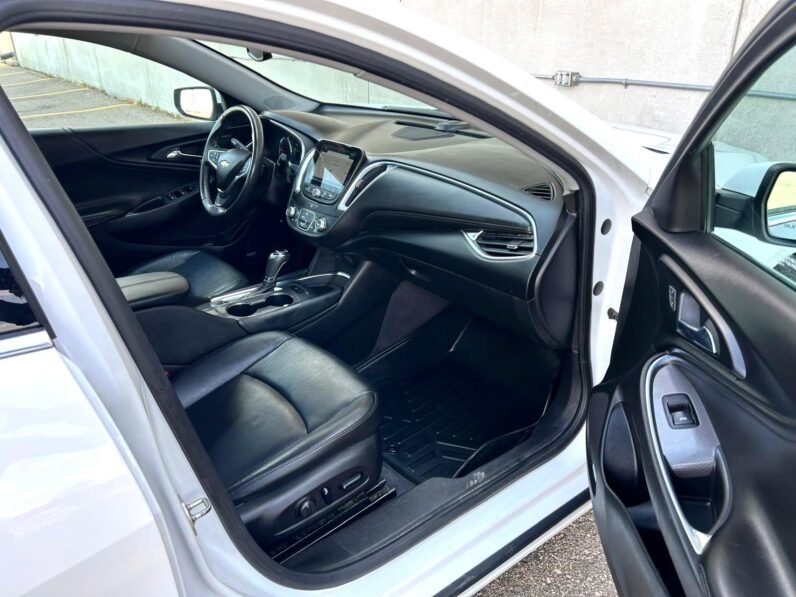 
								2017 Chevrolet Malibu LT Sedan full									