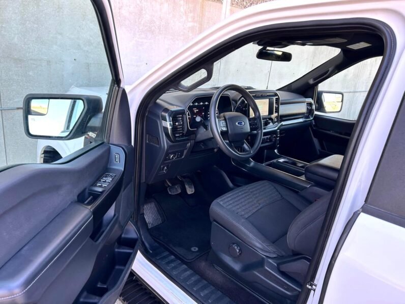 
								2021 Ford F-150 STX Crewcab 4×4 Pickup Truck full									