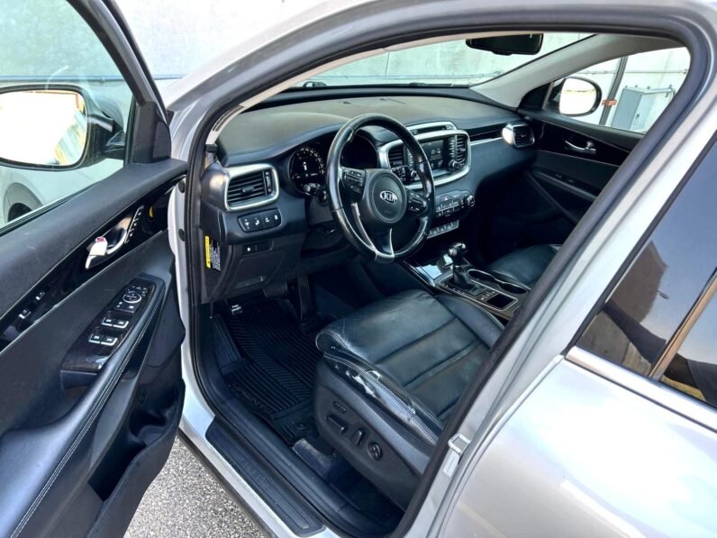 
								2017 Kia Sorento EX AWD SUV full									