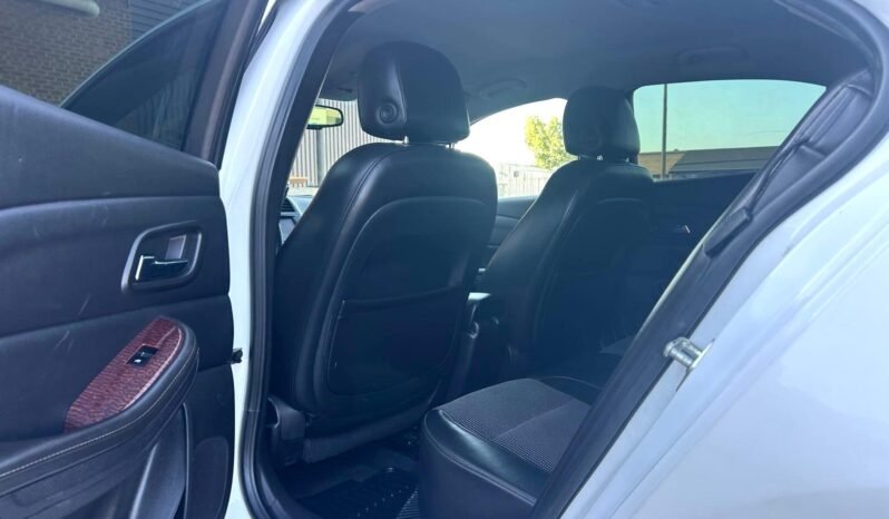 
								2013 Chevrolet Malibu LT Sedan full									