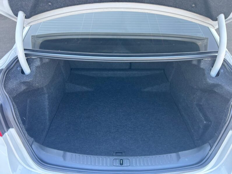 
								2013 Chevrolet Malibu LT Sedan full									