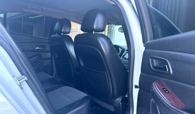 
								2013 Chevrolet Malibu LT Sedan full									
