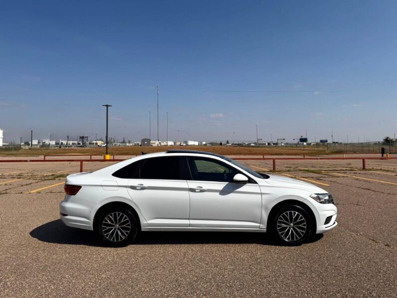
								2019 Volkswagen Jetta Highline Sedan full									