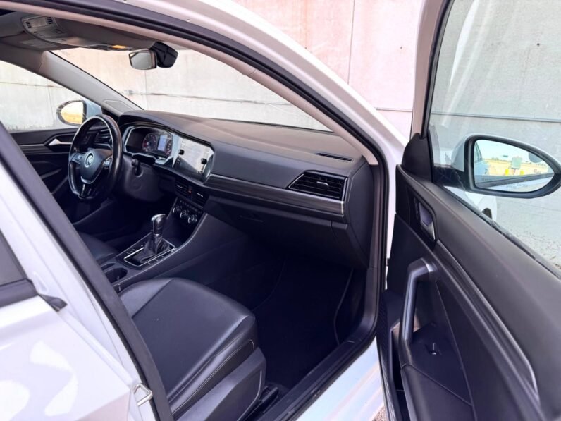 
								2019 Volkswagen Jetta Highline Sedan full									