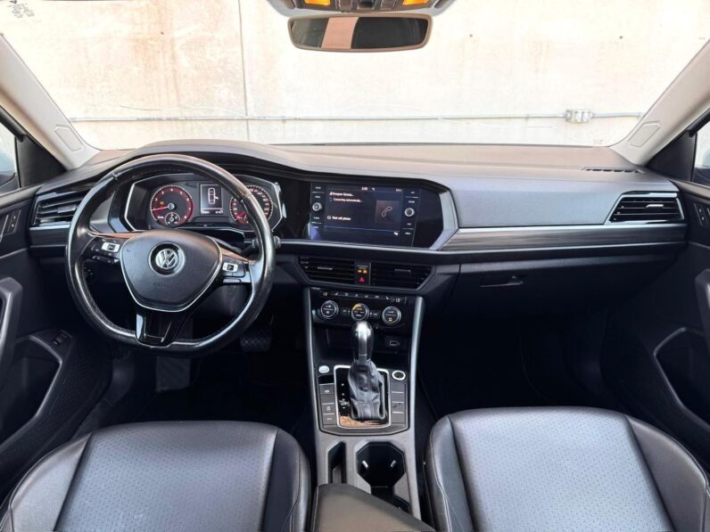 
								2019 Volkswagen Jetta Highline Sedan full									