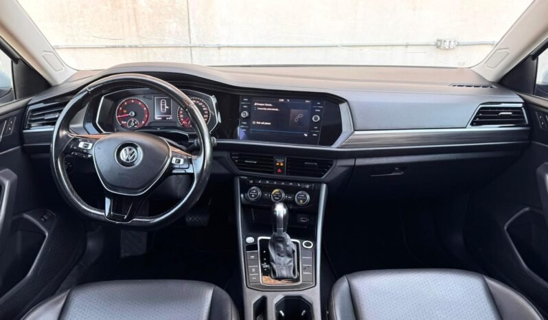 
								2019 Volkswagen Jetta Highline Sedan full									