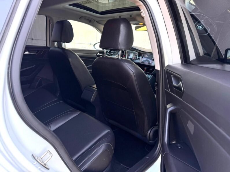 
								2019 Volkswagen Jetta Highline Sedan full									