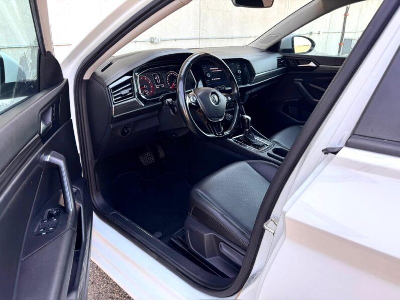
								2019 Volkswagen Jetta Highline Sedan full									