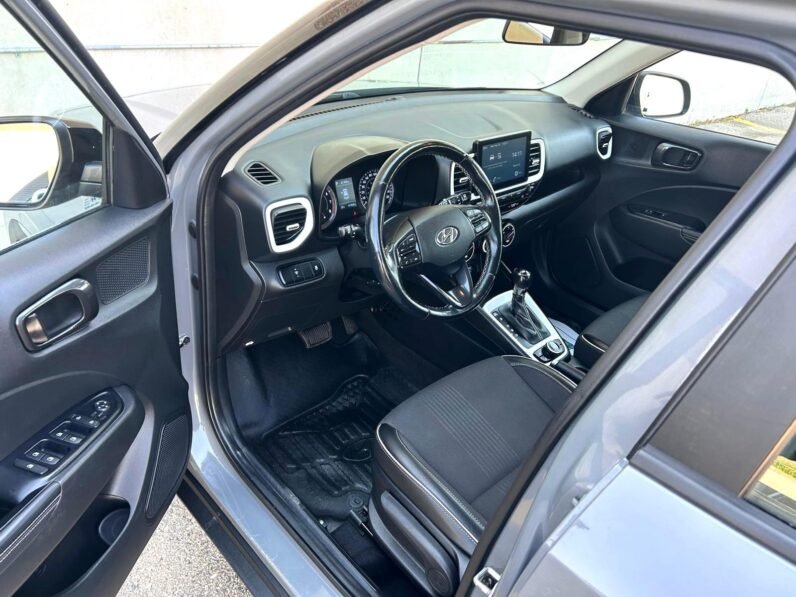 
								2021 Hyundai Venue Trend Hatchback full									