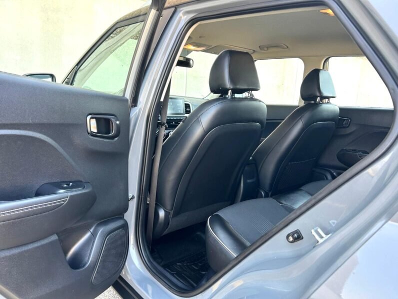 
								2021 Hyundai Venue Trend Hatchback full									