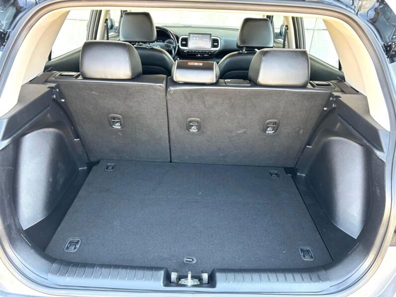 
								2021 Hyundai Venue Trend Hatchback full									