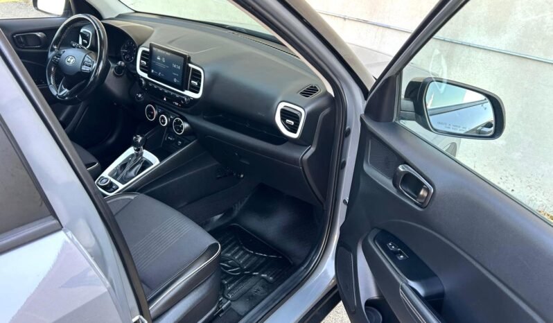
								2021 Hyundai Venue Trend Hatchback full									