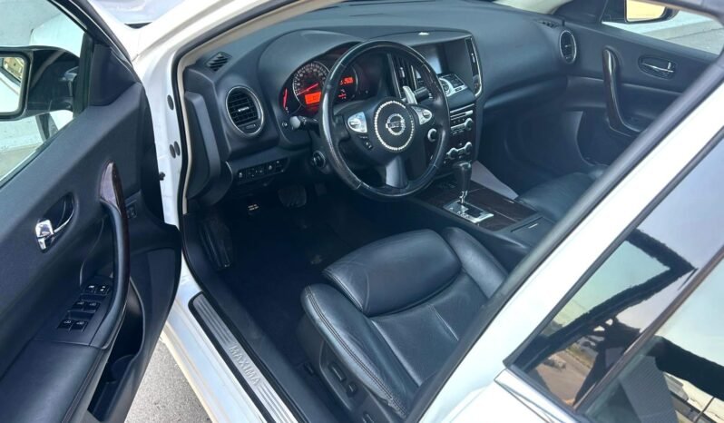 
								2011 Nissan Maxima Premium Sedan full									