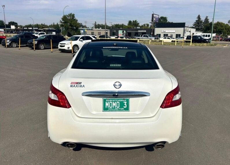 
								2011 Nissan Maxima Premium Sedan full									