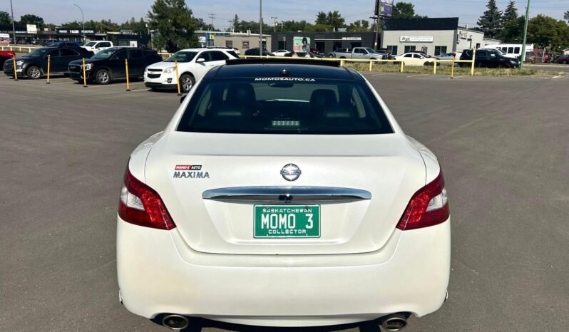 
								2011 Nissan Maxima Premium Sedan full									