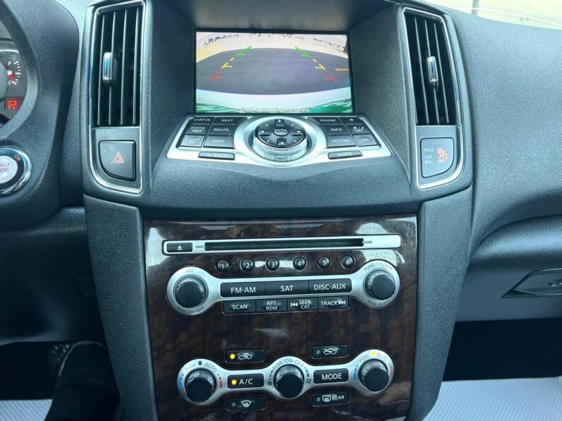 
								2011 Nissan Maxima Premium Sedan full									