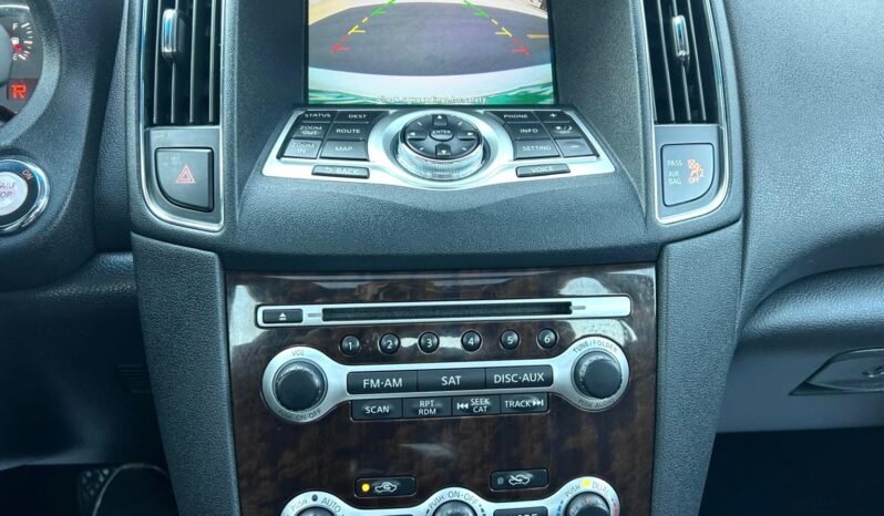 
								2011 Nissan Maxima Premium Sedan full									