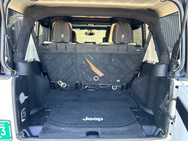 
								2016 Jeep Wrangler Unlimited Sahara 4×4 SUV full									