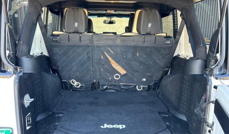 
								2016 Jeep Wrangler Unlimited Sahara 4×4 SUV full									