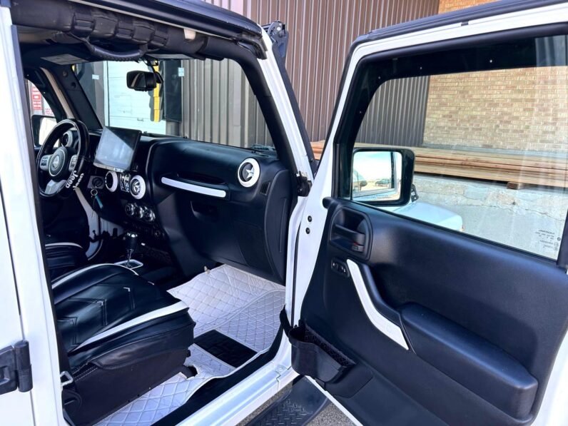 
								2016 Jeep Wrangler Unlimited Sahara 4×4 SUV full									