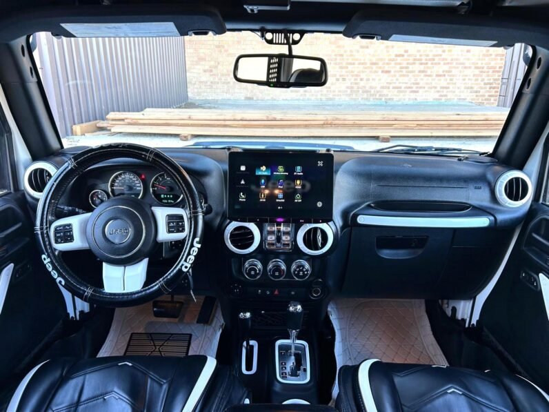 
								2016 Jeep Wrangler Unlimited Sahara 4×4 SUV full									