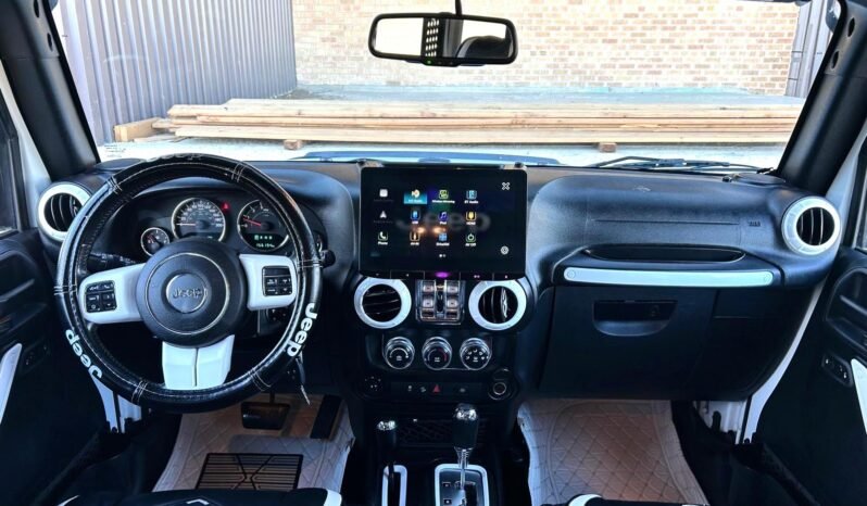 
								2016 Jeep Wrangler Unlimited Sahara 4×4 SUV full									