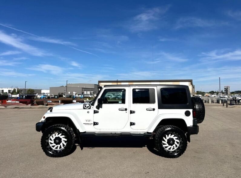 
								2016 Jeep Wrangler Unlimited Sahara 4×4 SUV full									